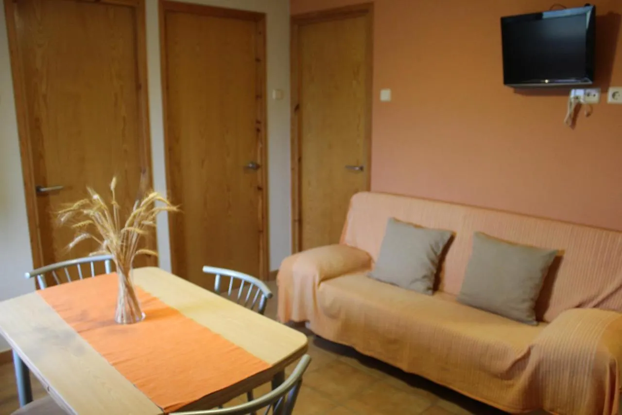 Castell De Ceuro. Hotel Rural Ogern İspanya