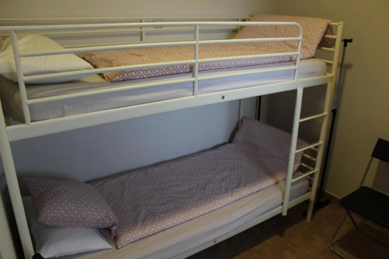Castell De Ceuro. Hotel Rural Ogern Apart Otel